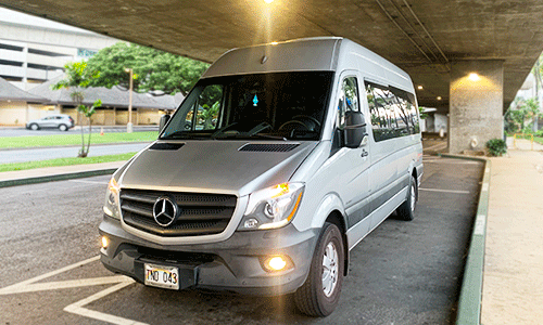 FLY SHUTTLE & TOURS の車体(グレー)