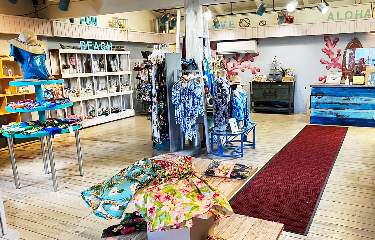 シーサイドブティック店内