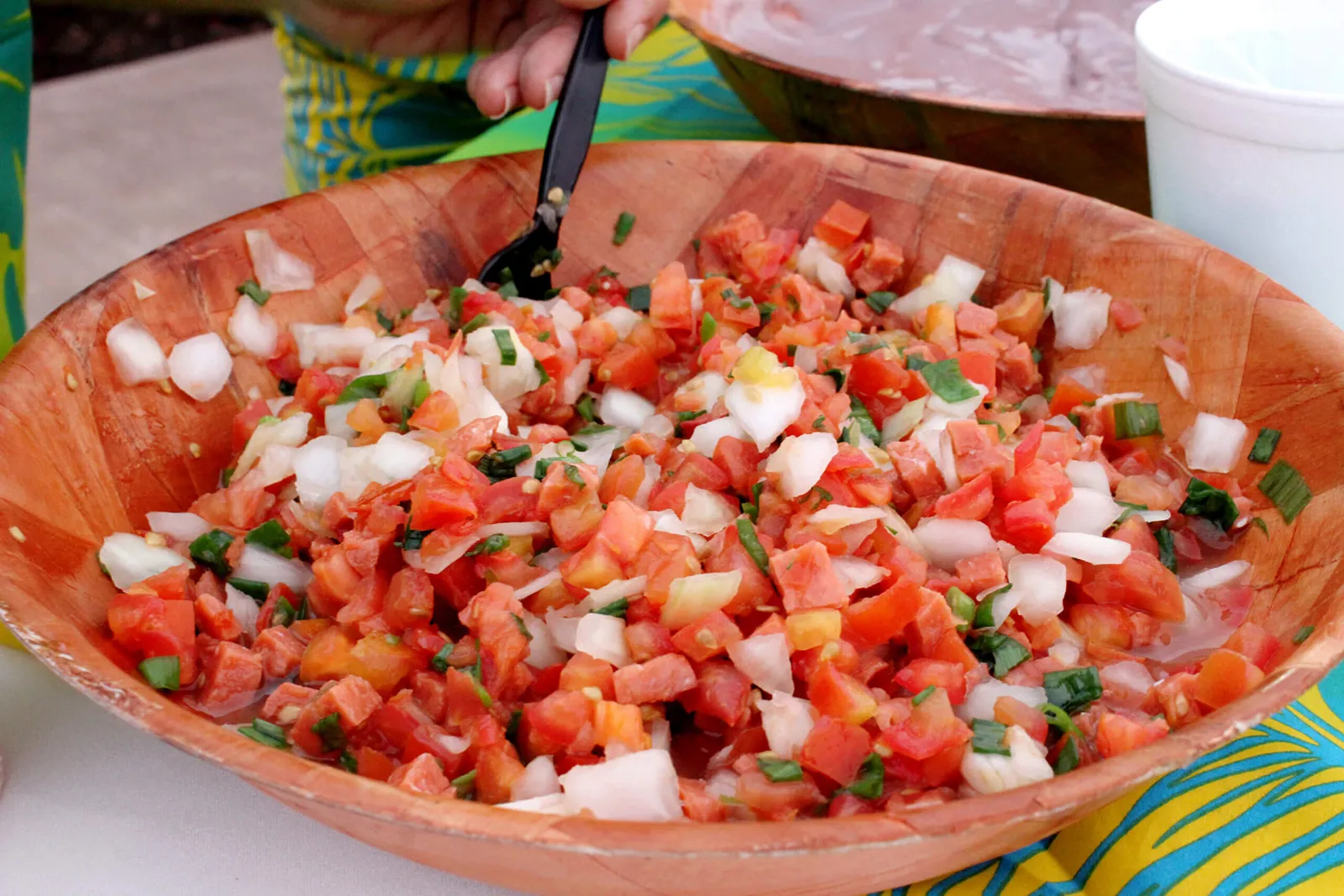 ロミロミサーモンのボウル(トマトと玉ねぎの和え物)